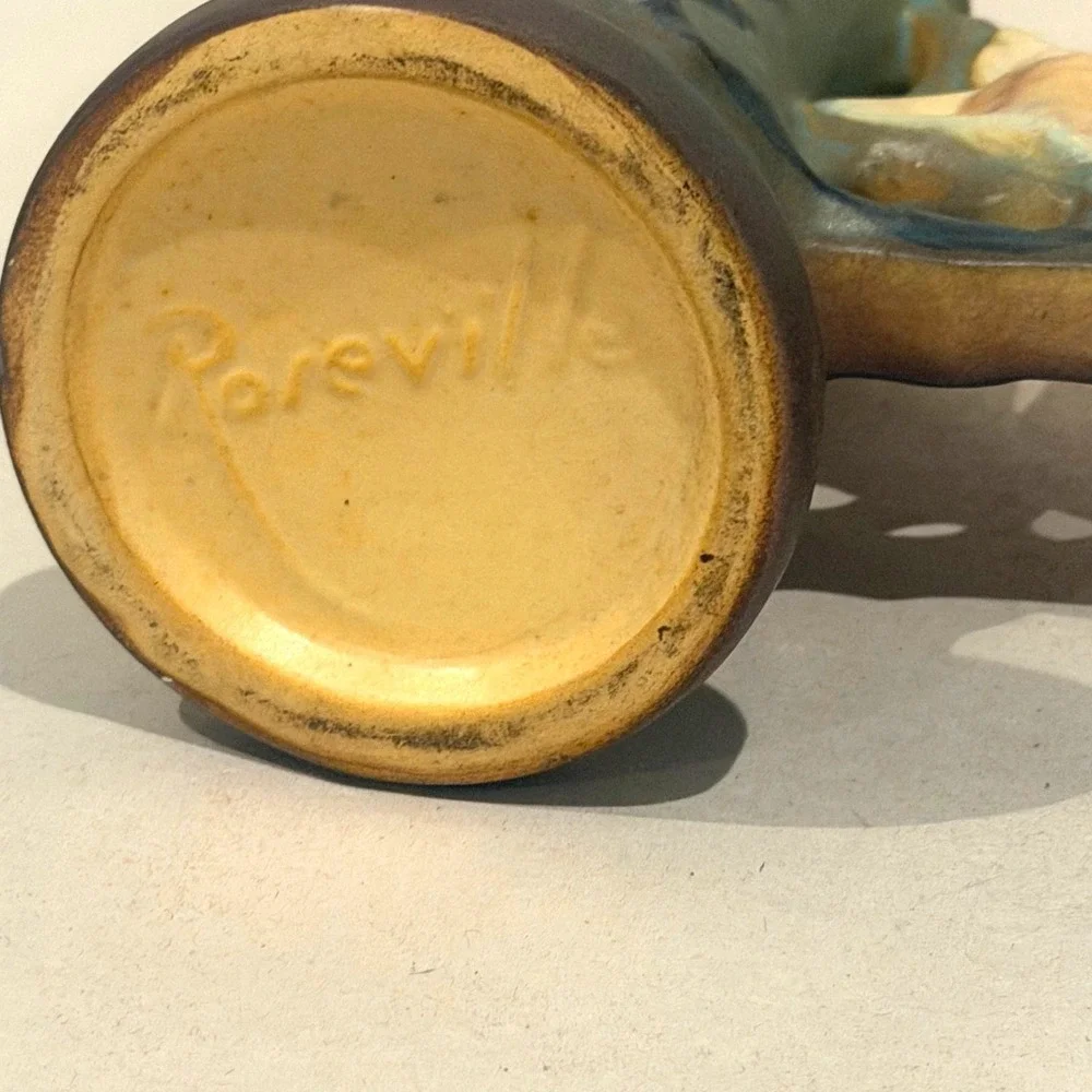 Roseville Magnolia Double Bud Vase 186-4 Art Pottery Circa 1943 Brown Glaze